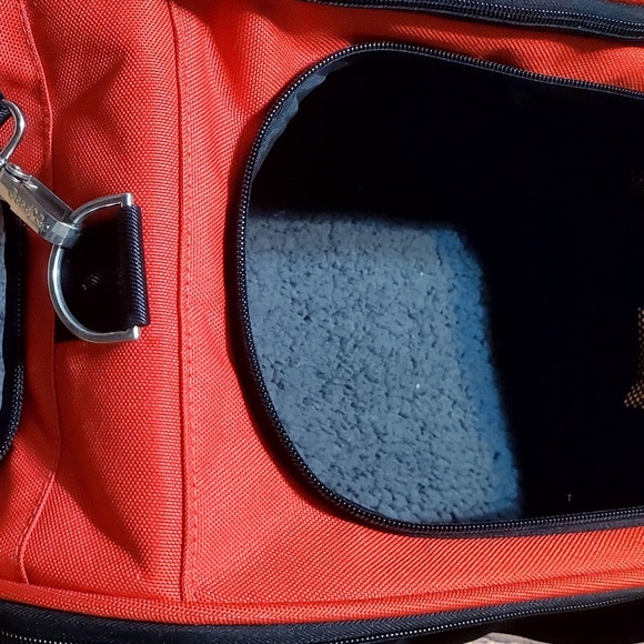 DOG CARRIER NEW WITHOUT TAGS RED - Picture 5 of 6